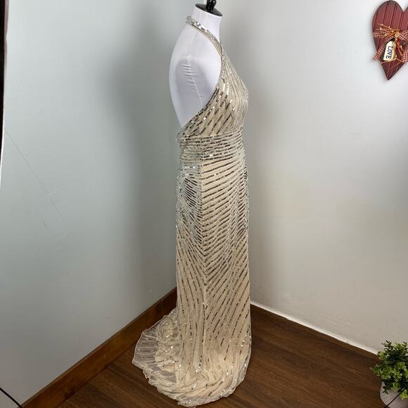 Mac Duggal Silver Embellished Keyhole Halter Strap Draped Gown Size 10 $498 5650 - Picture 7 of 12